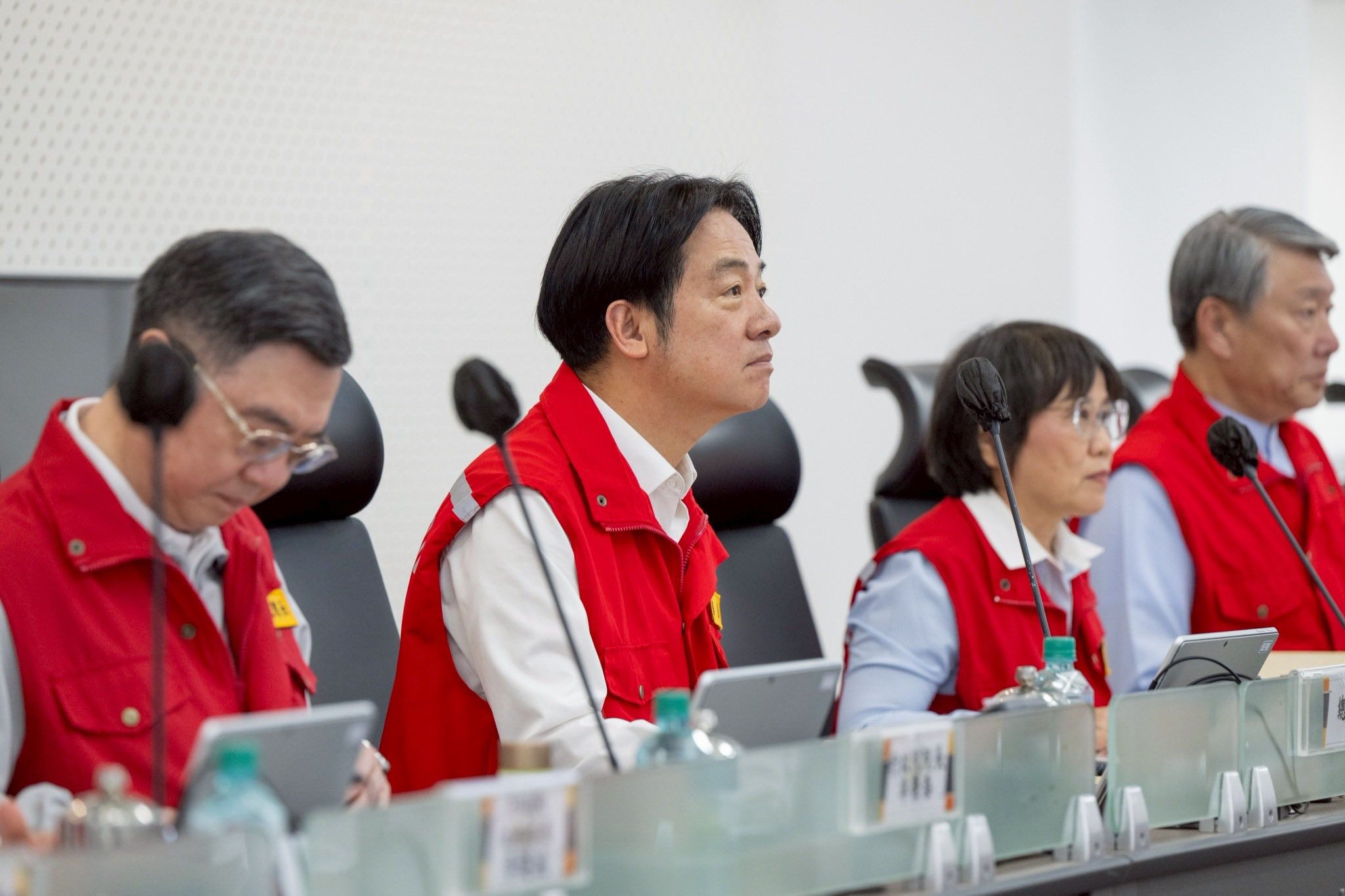 疑難雜事、麻煩困頓通通賴給賴清德？   